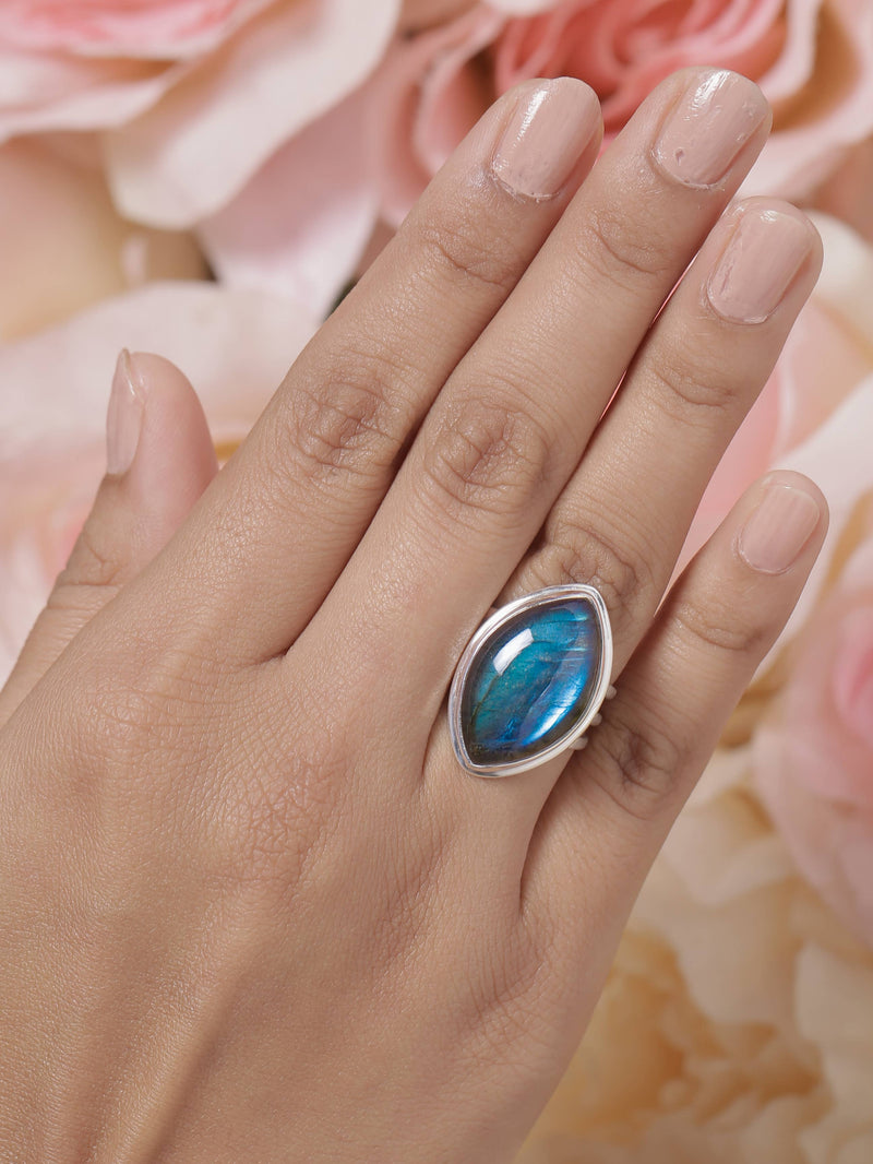 Labradorite 925 Sterling Silver Bold Ring: 7